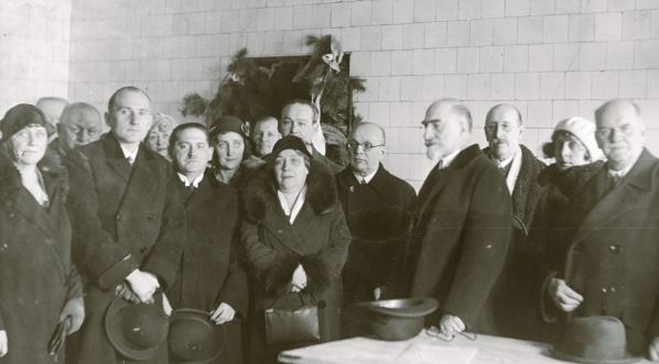  Otwarcie kuchni dla bezrobotnych fizycznie pracujących przy ulicy Grójeckiej 61 w Warszawie urządzonej staraniem Zarządu Obywatelskiego Komitetu Pomocy Społecznej 8.11.1931 r.  