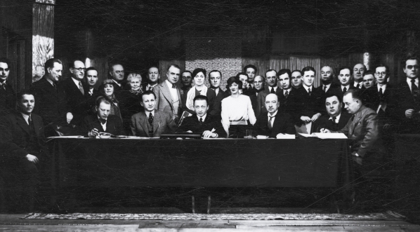  Prezydium Walnego Zjazdu Związku Artystów Scen Polskich w sali Teatr Małego w Warszawie, 29.03.1934 r.  