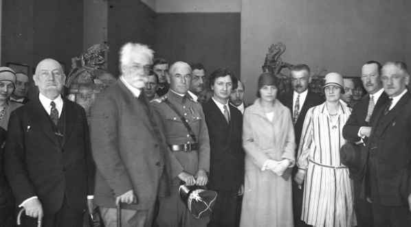  Uroczystość otwarcia wystawy prac Stanisława Szukalskiego w Salonie Sztuki Czesława Garlińskiego w Warszawie , 18.06.1929 r.  