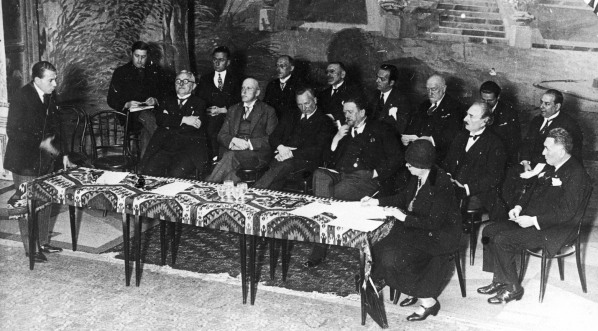  III Międzynarodowy Kongres Krytyków Muzycznych i Teatralnych w Sinaia we wrześniu 1929 roku.  