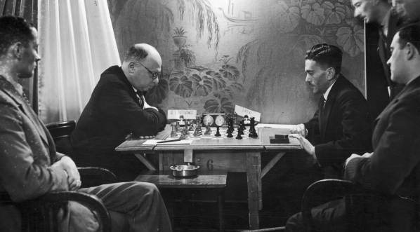  Szachowe Mistrzostwa Polski w Warszawie w maju 1935 roku.  