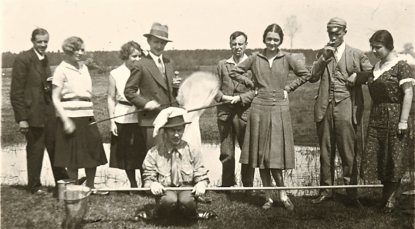  Studenci Zakładu Zoologii UW w Czarnej Strudze w 1934 roku.  